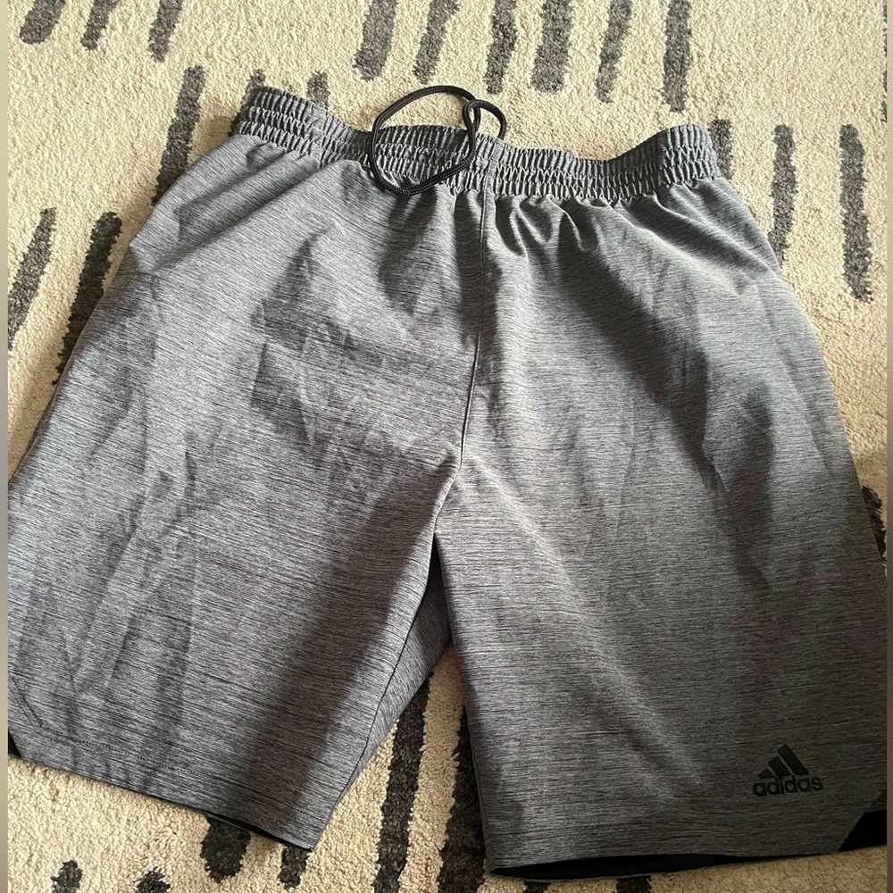 Men’s Adidas Size Large Grey Shorts